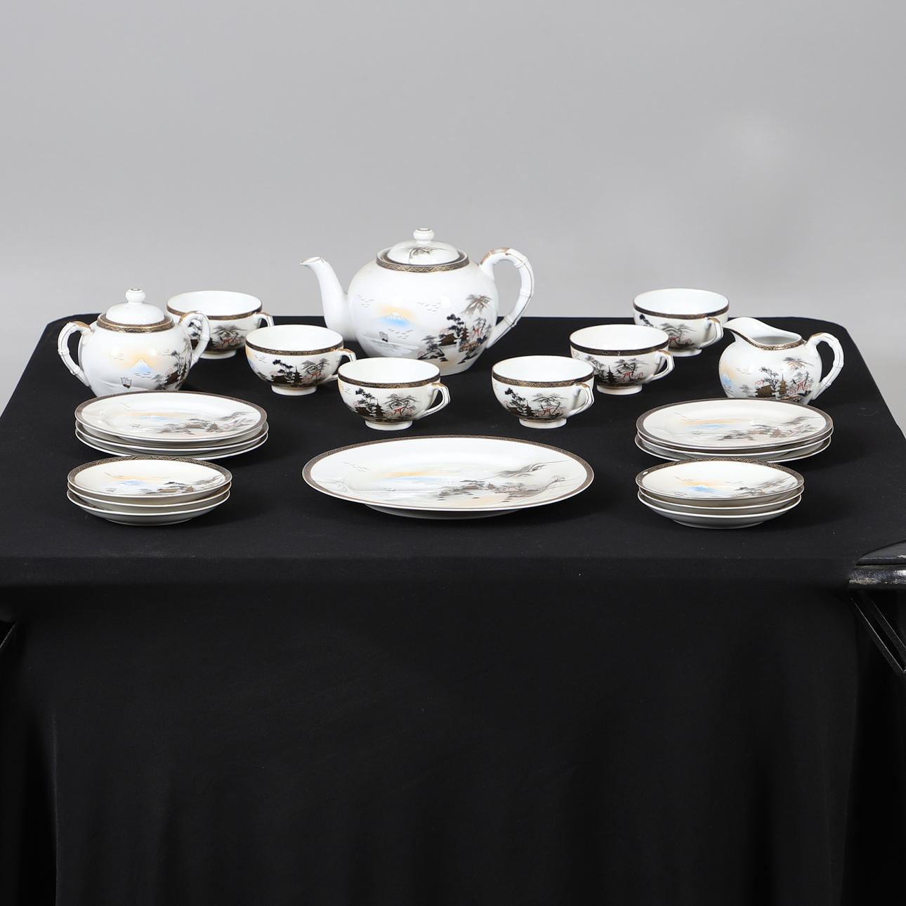A 1930/40'S JAPANESE EGGSHELL PORCELAIN TEA SET.