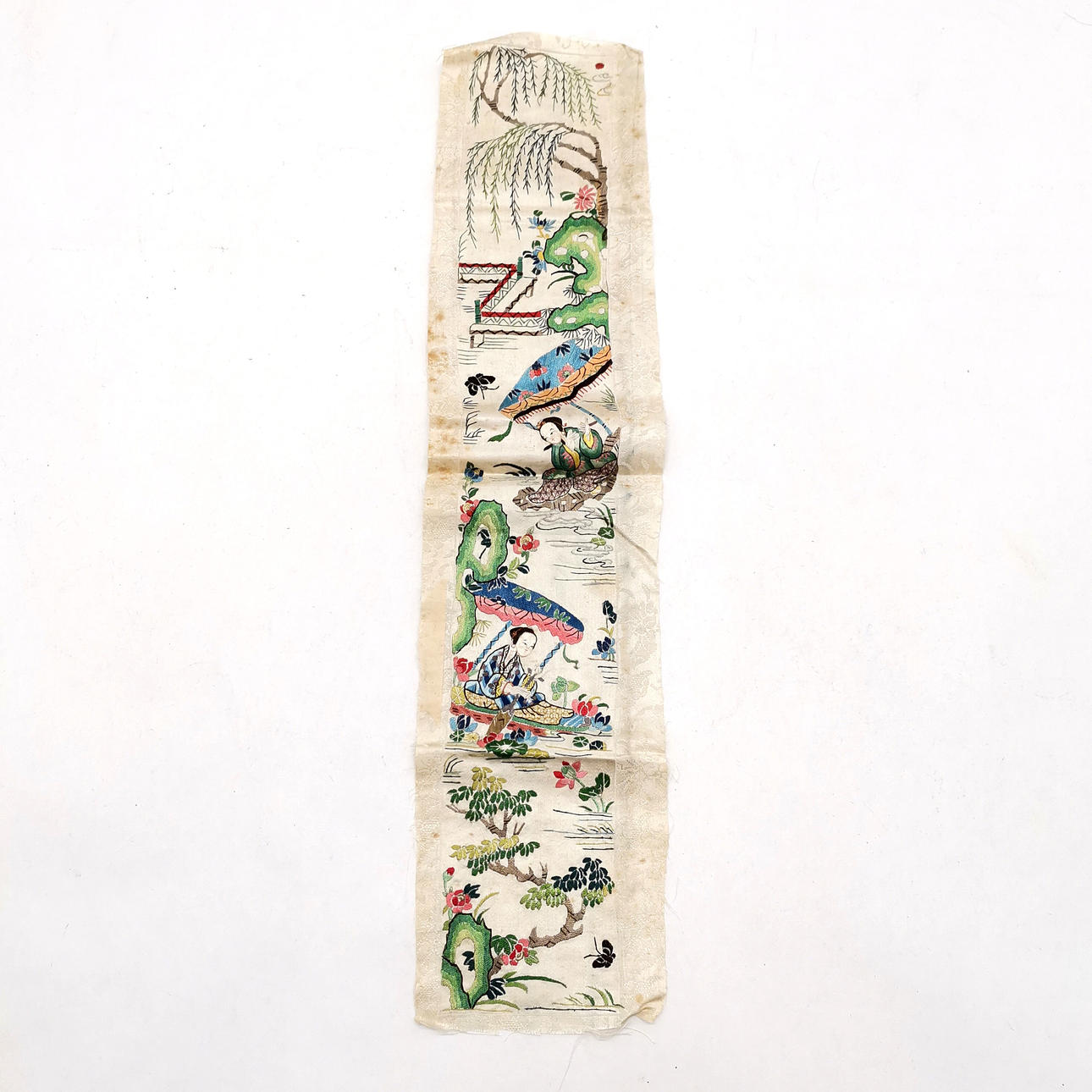 ANTIQUE CHINESE HAND EMBROIDERED SILK PANEL.