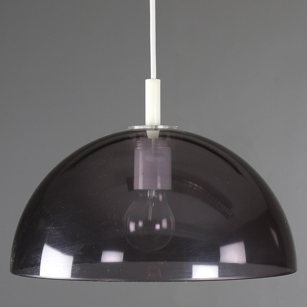 TAKLAMPA, plast, Uno och Östen Kristiansson, Luxus, Vittsjö. 1900-talets andra hälft.