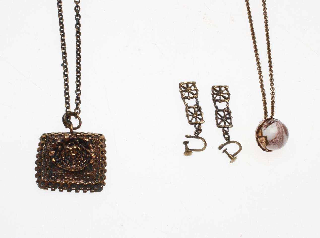 SMYCKEN, 4 delar, brons, bl.a. Kalevala Koru.