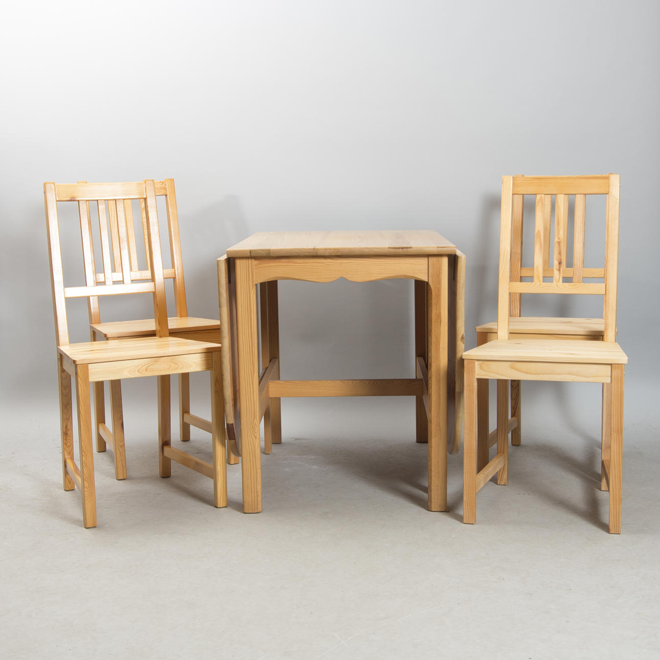 KLAFFBORD SAMT STOLAR, 5 delar, fur, 1900/2000-tal.