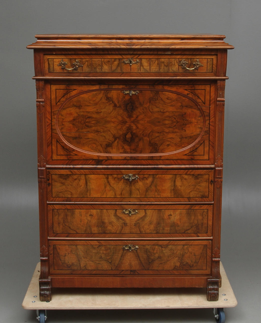 CHIFFONJÉ, nyränessans, 1800-talets slut.