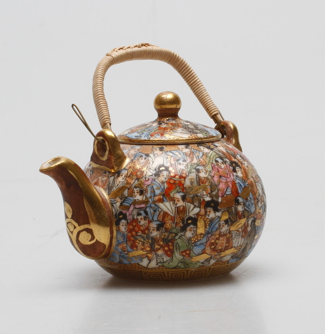 TEKANNA, miniatyr, Kinkozan, Kyoto, Satsuma, japan, 1900-talets första hälft.