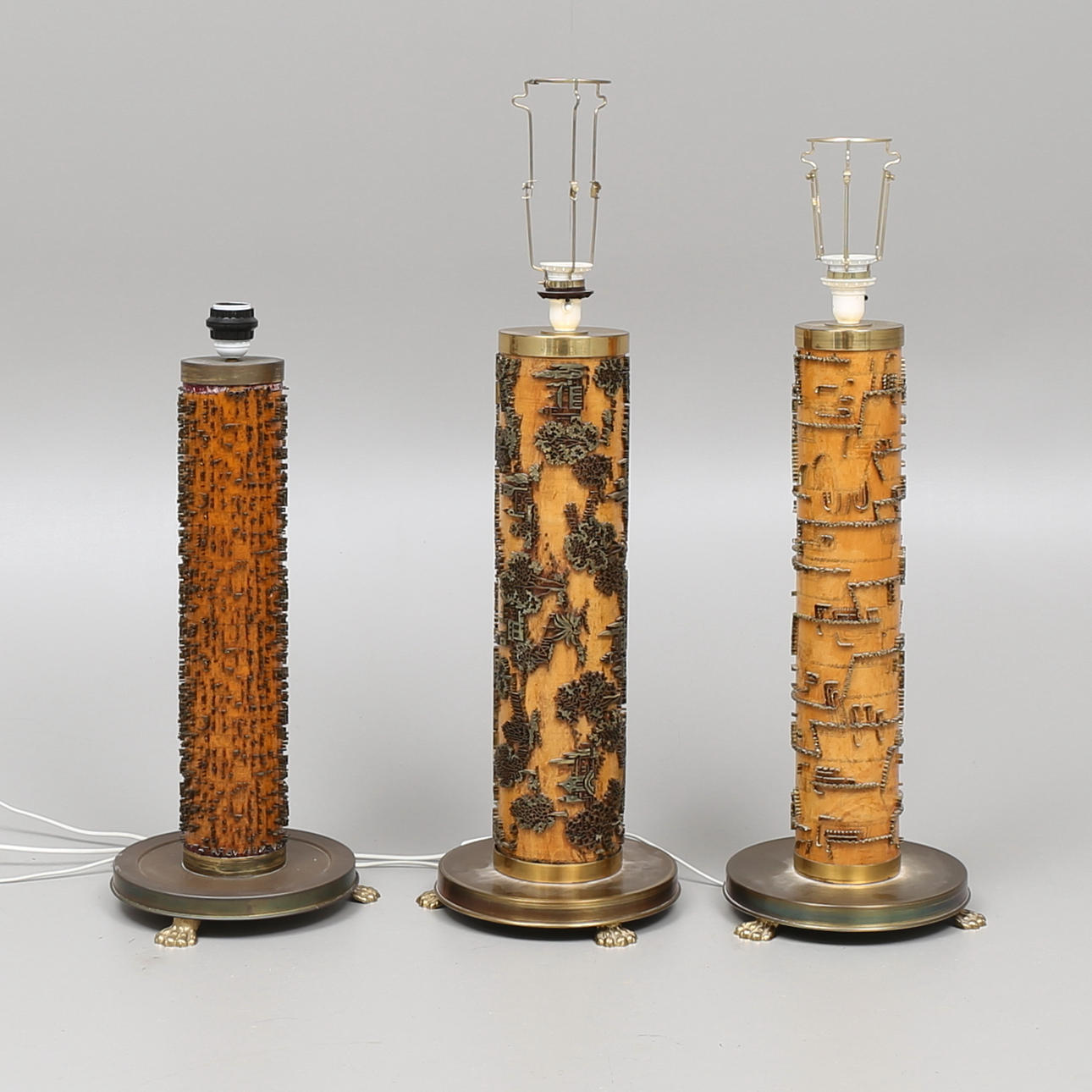 BORDSLAMPOR, 3 st, mässing/tapetmönstervals, Kenbro Belysning.