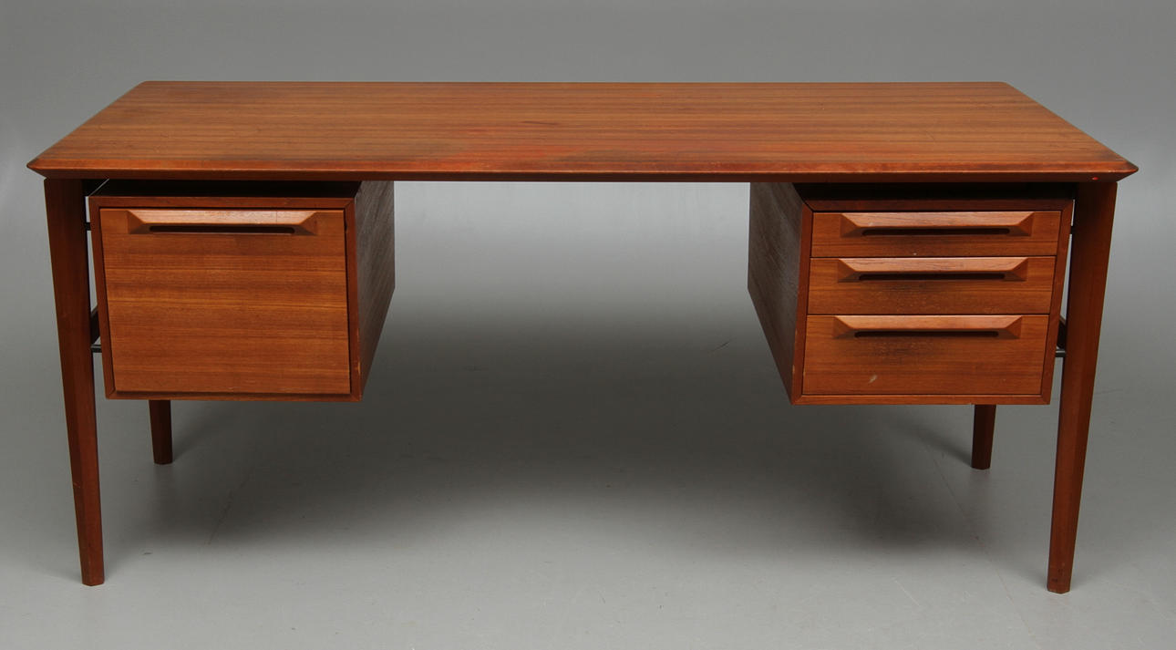 SKRIVBORD, Ib Kofod-Larsen för Säffle Möbelfabrik.