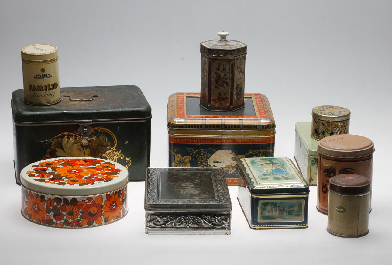 PLÅTBURKAR, 11 st, 1900-tal.