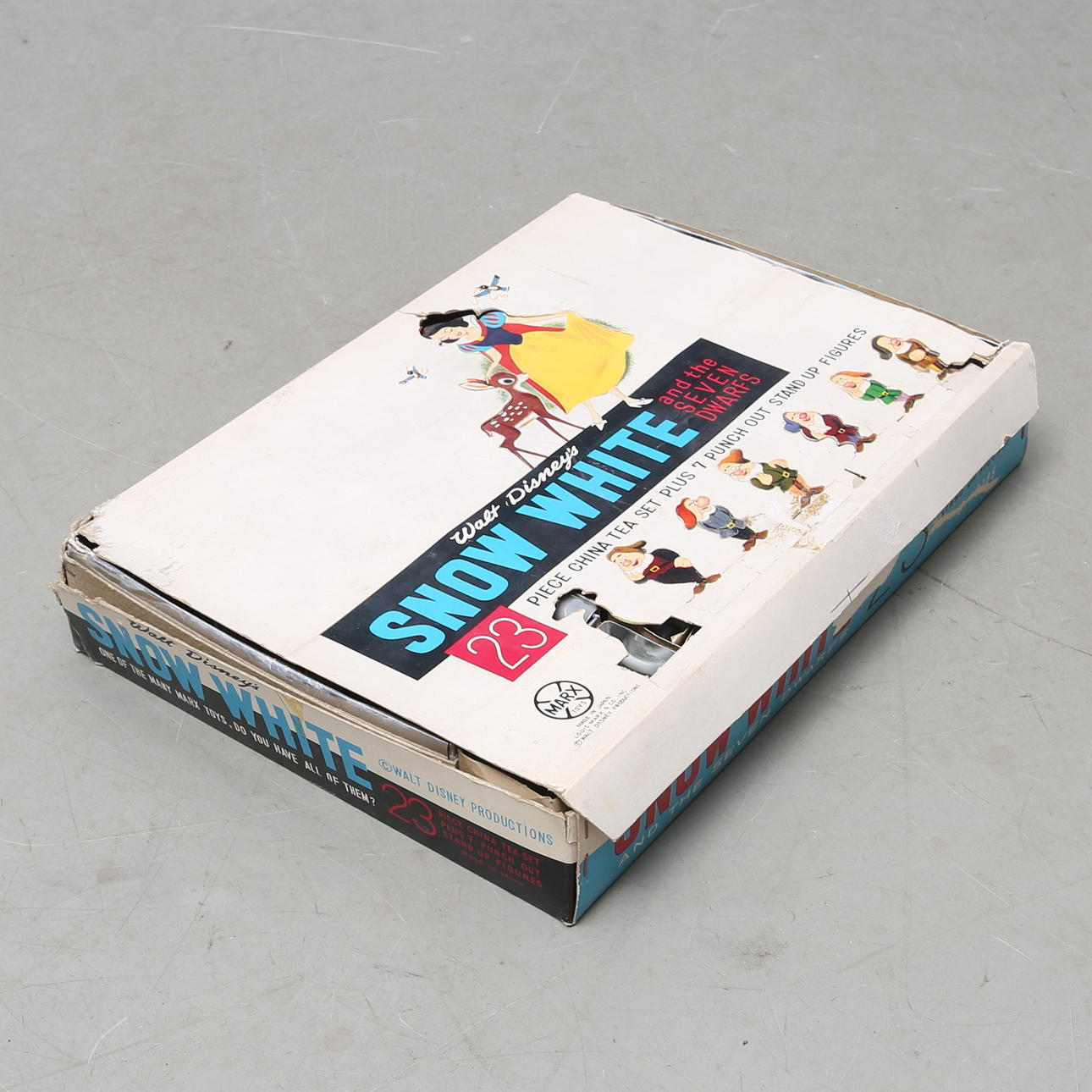 DOCKSERVISDELAR, 15 delar, porslin, Walt Disneys snövit, Marx Toys, Made in Japan.