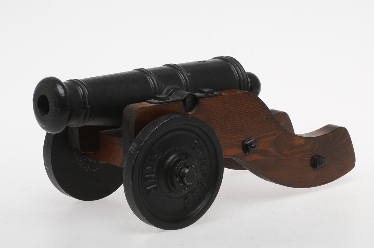 SALUTKANON, gjutjärn, Stafsjö Bruk.