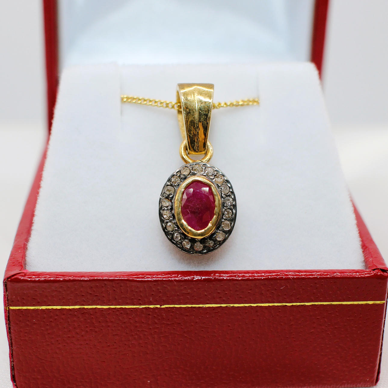 RUBIN- OCH DIAMANTCOLLIER.