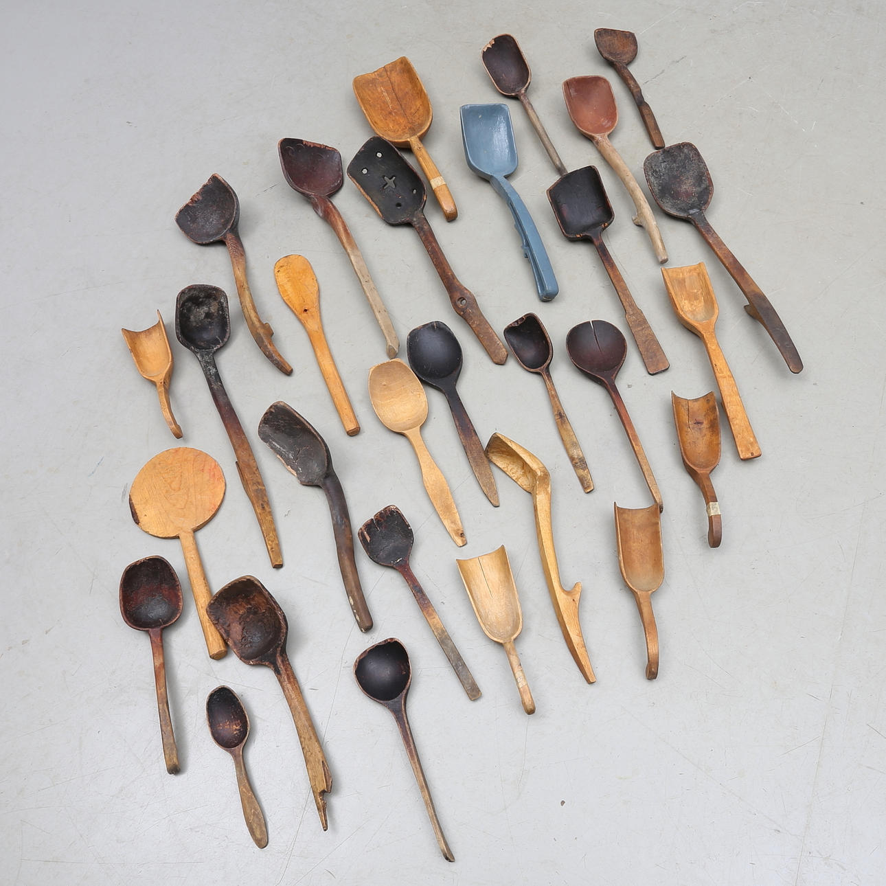 SLEVAR och SKEDAR, trä, allmoge, 1800/1900-tal.