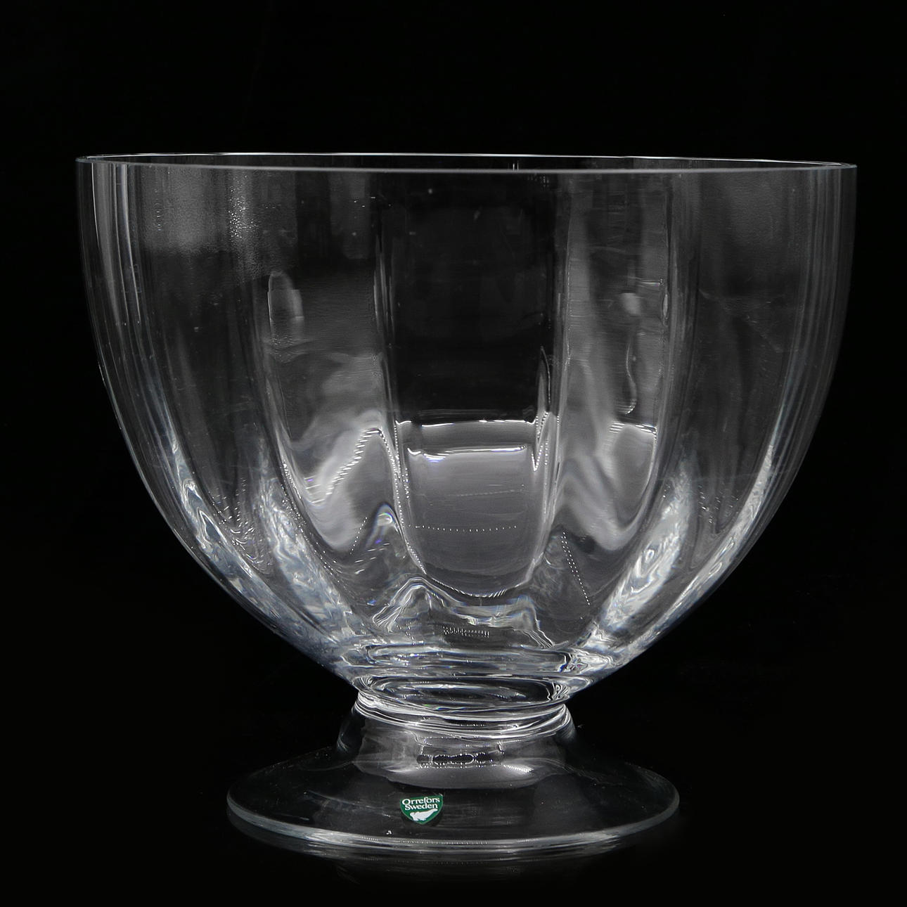 GUNNAR CYRÉN. LARGE FOOTED BOWL, ORREFORS.