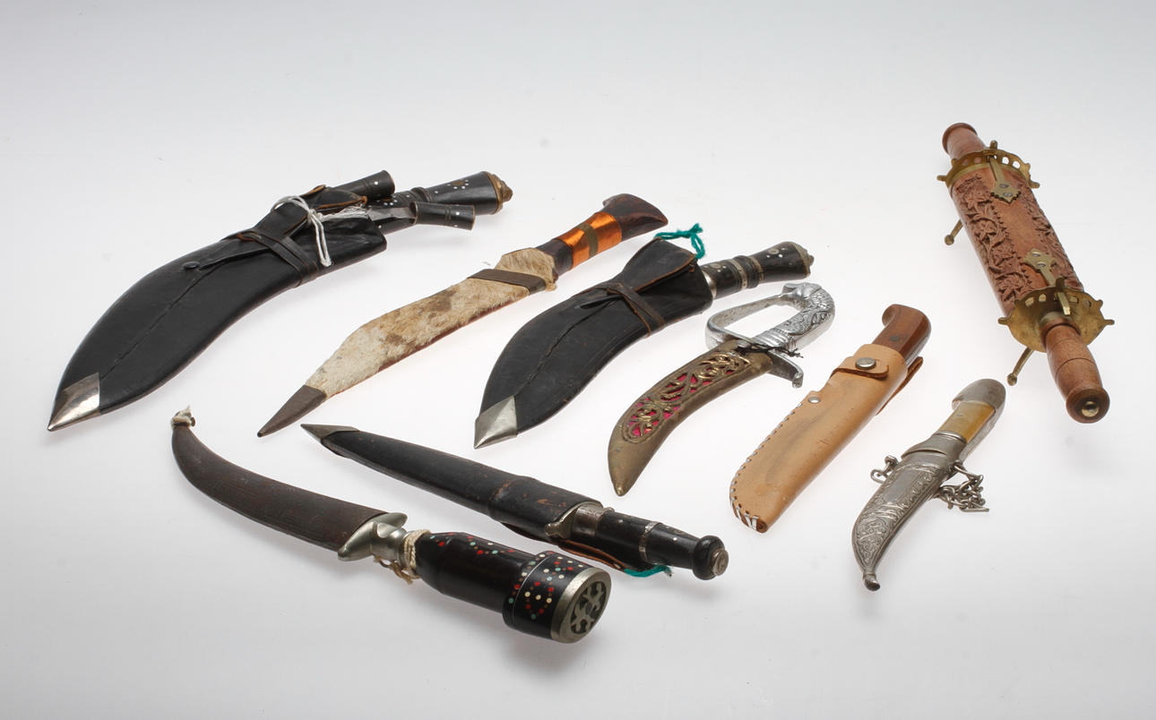 KNIVAR och DOLKAR, 9 delar.