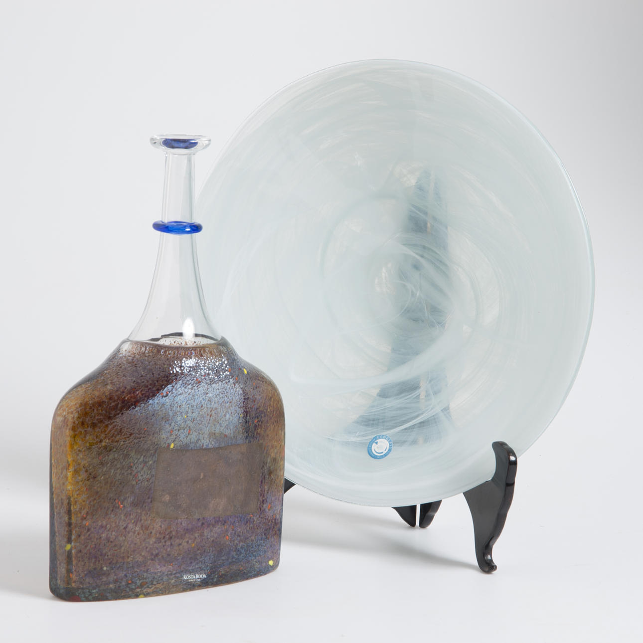 FLASKA SAMT SKÅLFAT, "Satellit" Bertil Vallien samt Ecoglass Spanien.