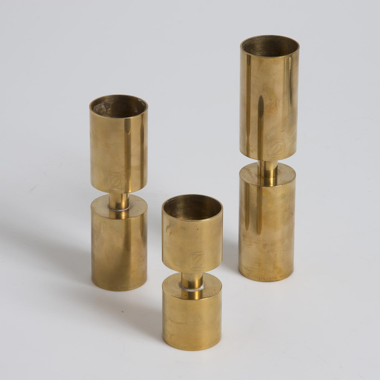 LJUSSTAKAR, 3 stycken för Zoégas 90-årsjubileum 1976, mässing.