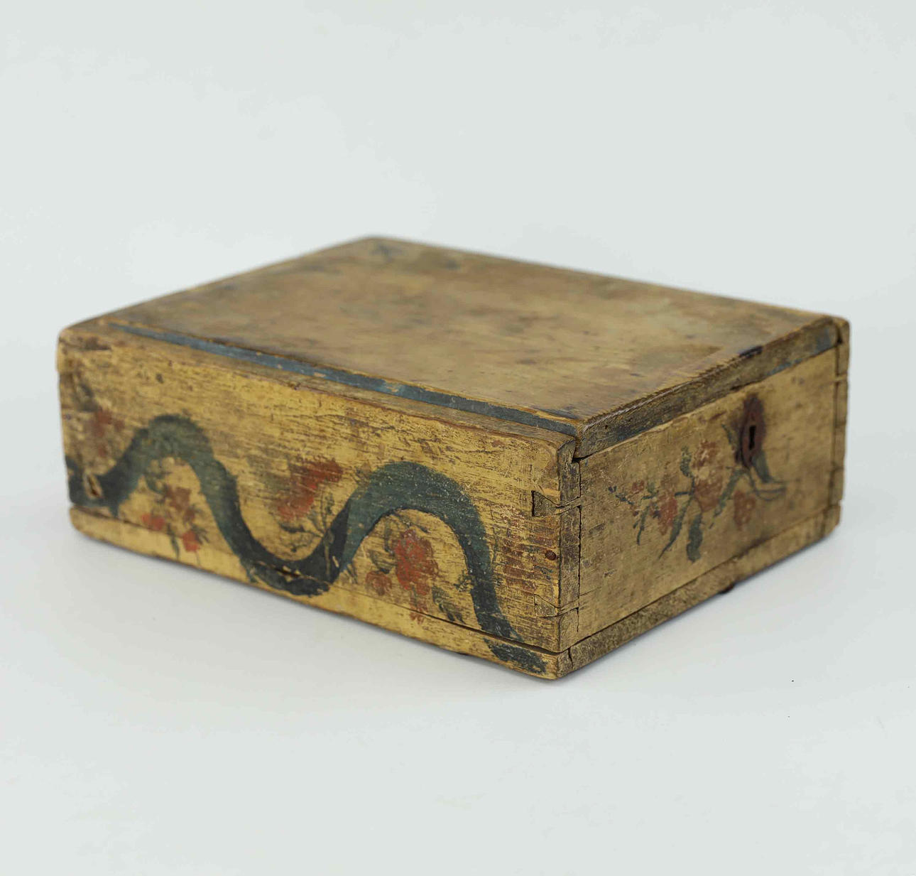 SKRIN MED SKJUTLOCK, Allmoge, Hälsingland, daterad 1782.