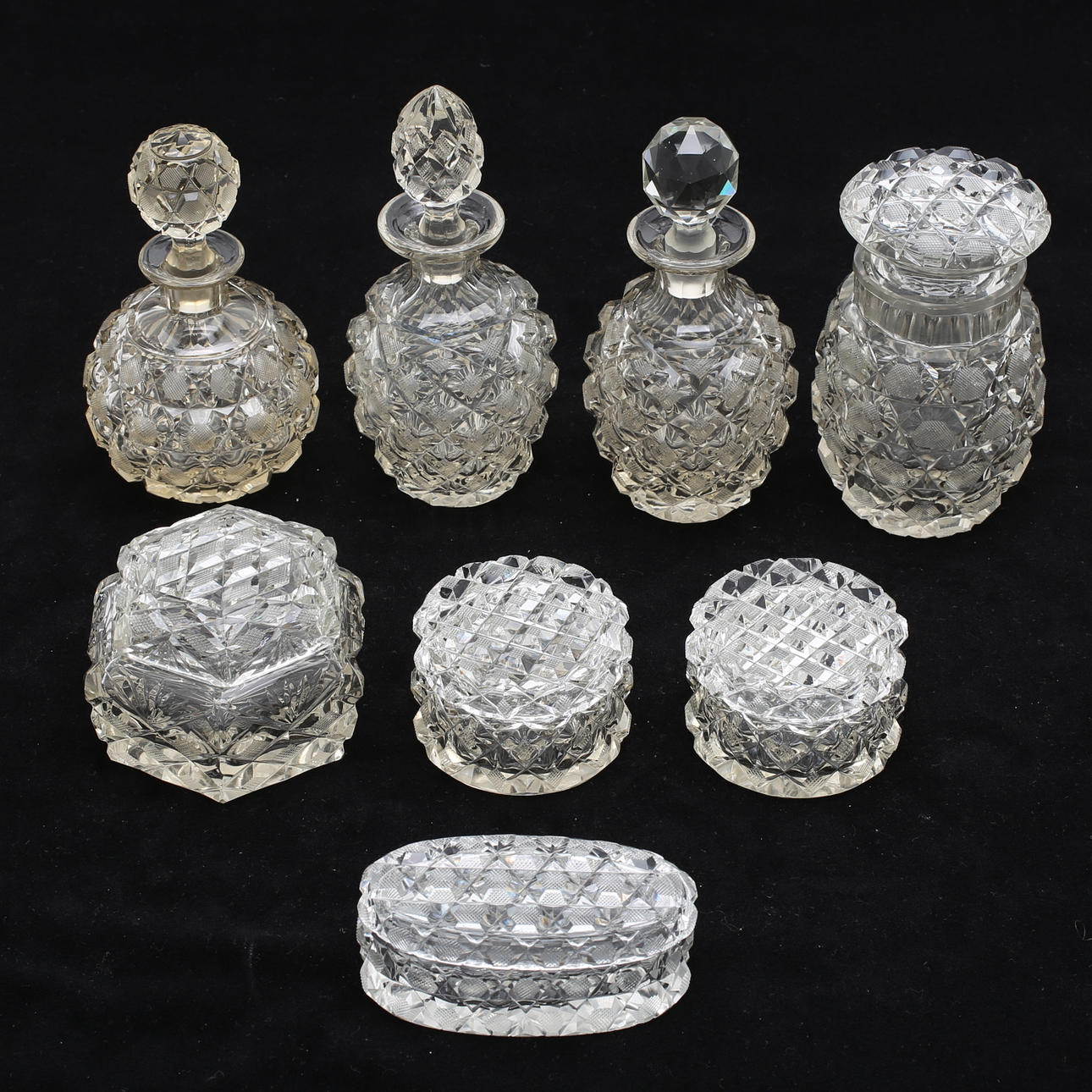FLAKONGER, LOCKASKAR, 8 st, slipat glas, 1800/1900-tal.