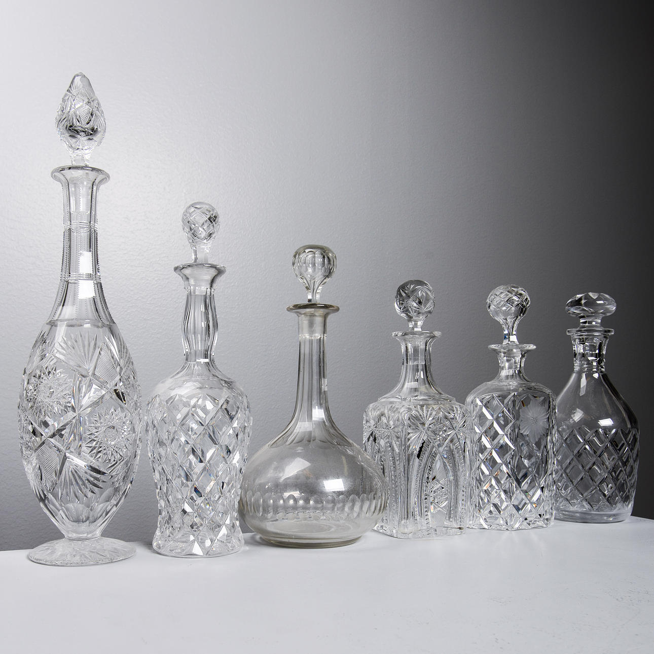 KARAFFER, 6 st, slipat glas, 1900-tal.