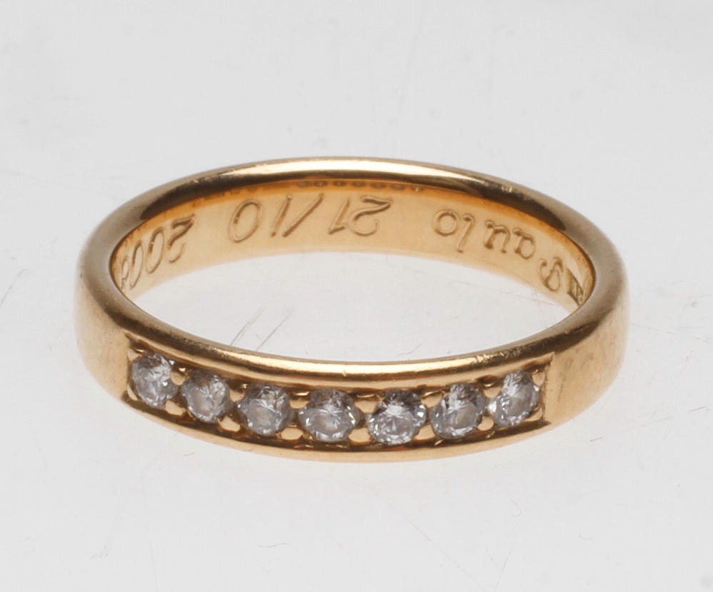 ALLIANSRING MED DIAMANTER, 18k guld, vikt ca 4,5 gr.