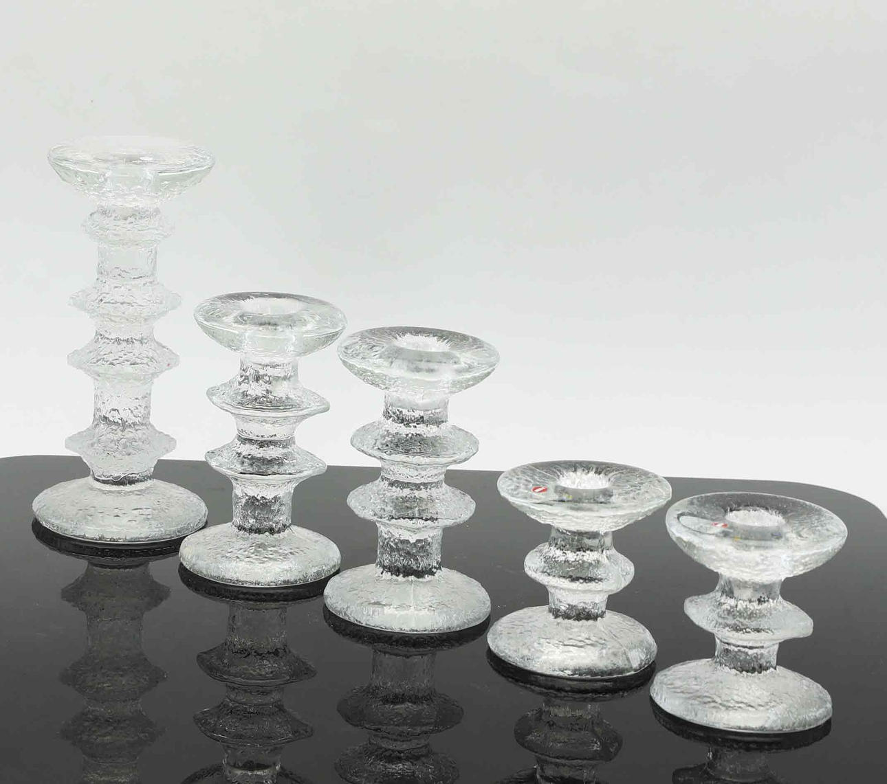 TIMO SARPANEVA (1926-2006). Ljusstakar, 5 st, glas, "Festivo", Iittala, Finland