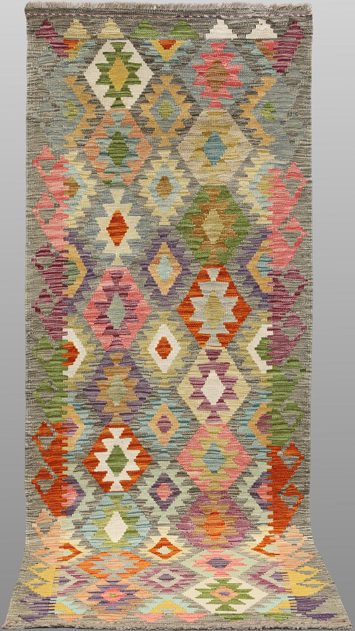MATTA, "Kelim", galleri, 247 x 90 cm.