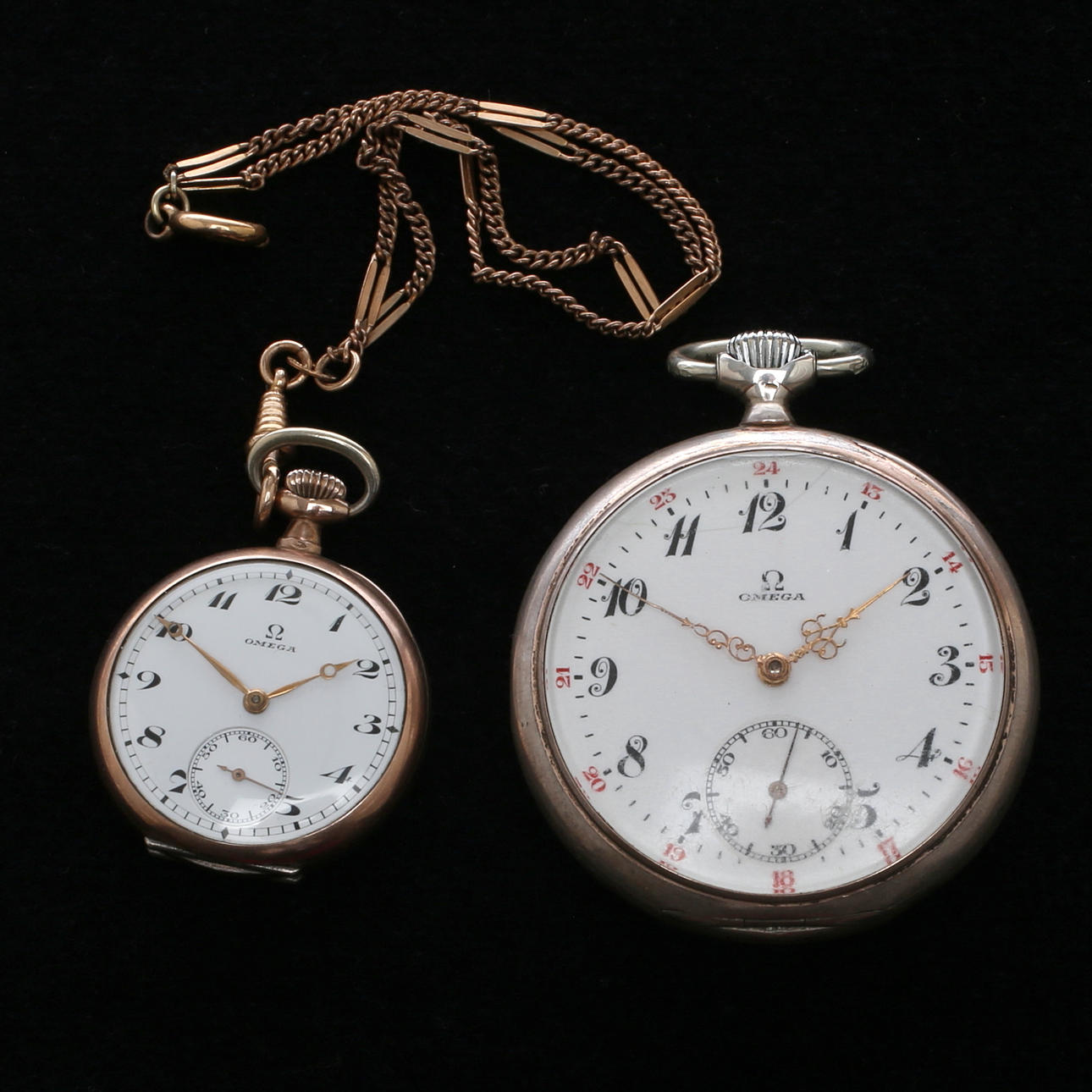 FICKUR, 2 st, Omega, ankargång, boetter av silver.