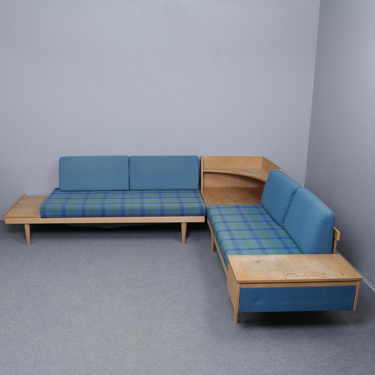 HALDOR VIK & INGEMAR RELLING. TWO DAYBEDS/SOFAS WITH TABLE AND CORNER TABLE WITH SHELF "SVANE" EKORNES, NORWAY.