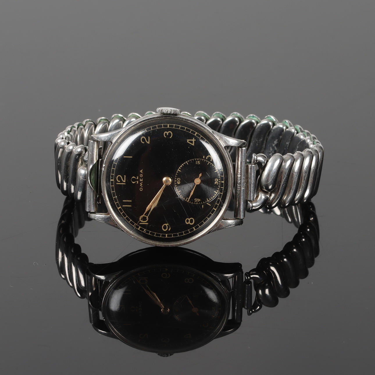 WRISTWATCH, manual wind, OMEGA, 1940s.