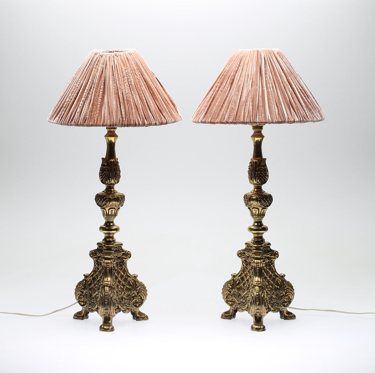 BORDSLAMPOR, 1 par, mässing, barockstil, Nafa, 1900-talets mitt.