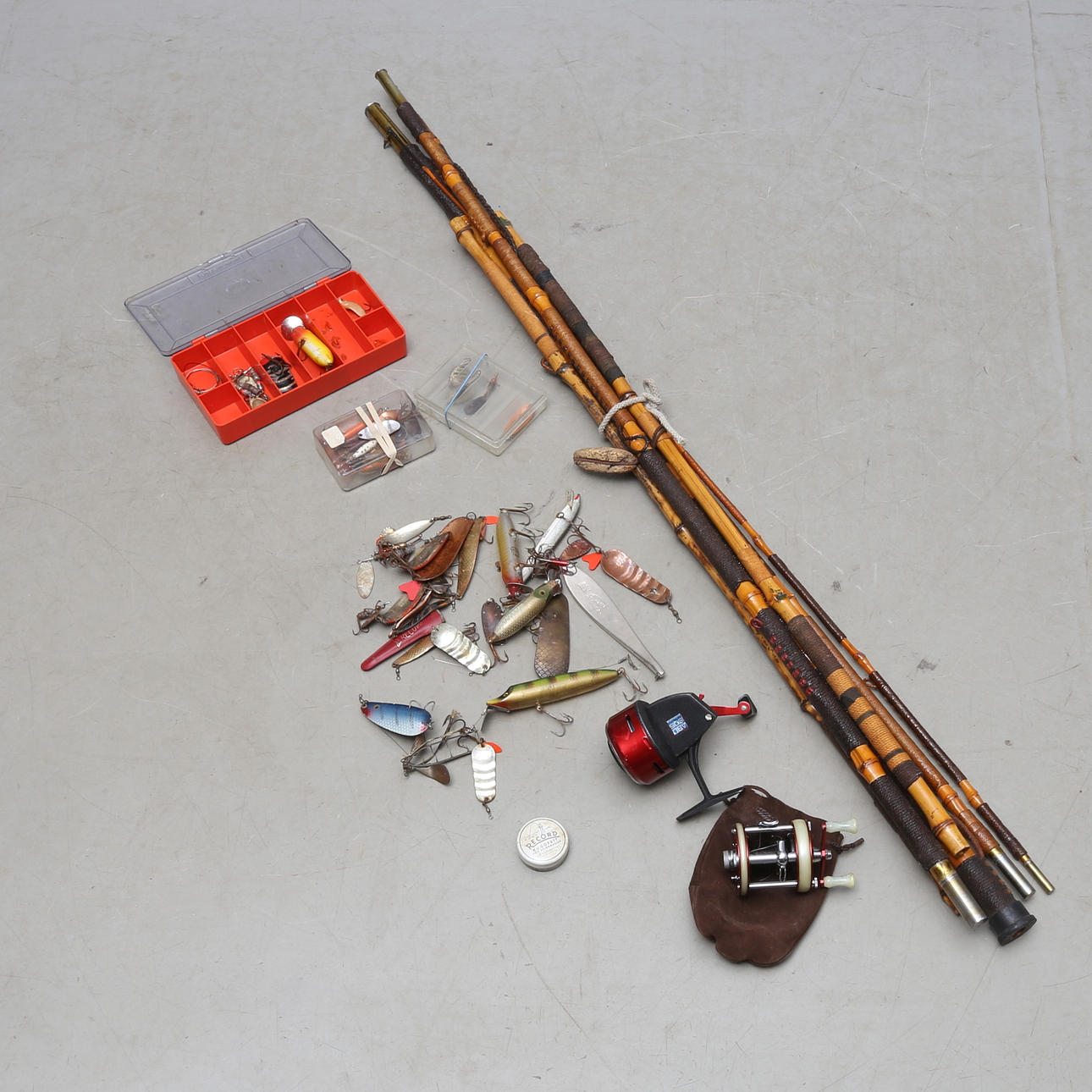 FISKEUTRUSTNING, bla. Abu Ambassadeur 2000, fiskespön mm...