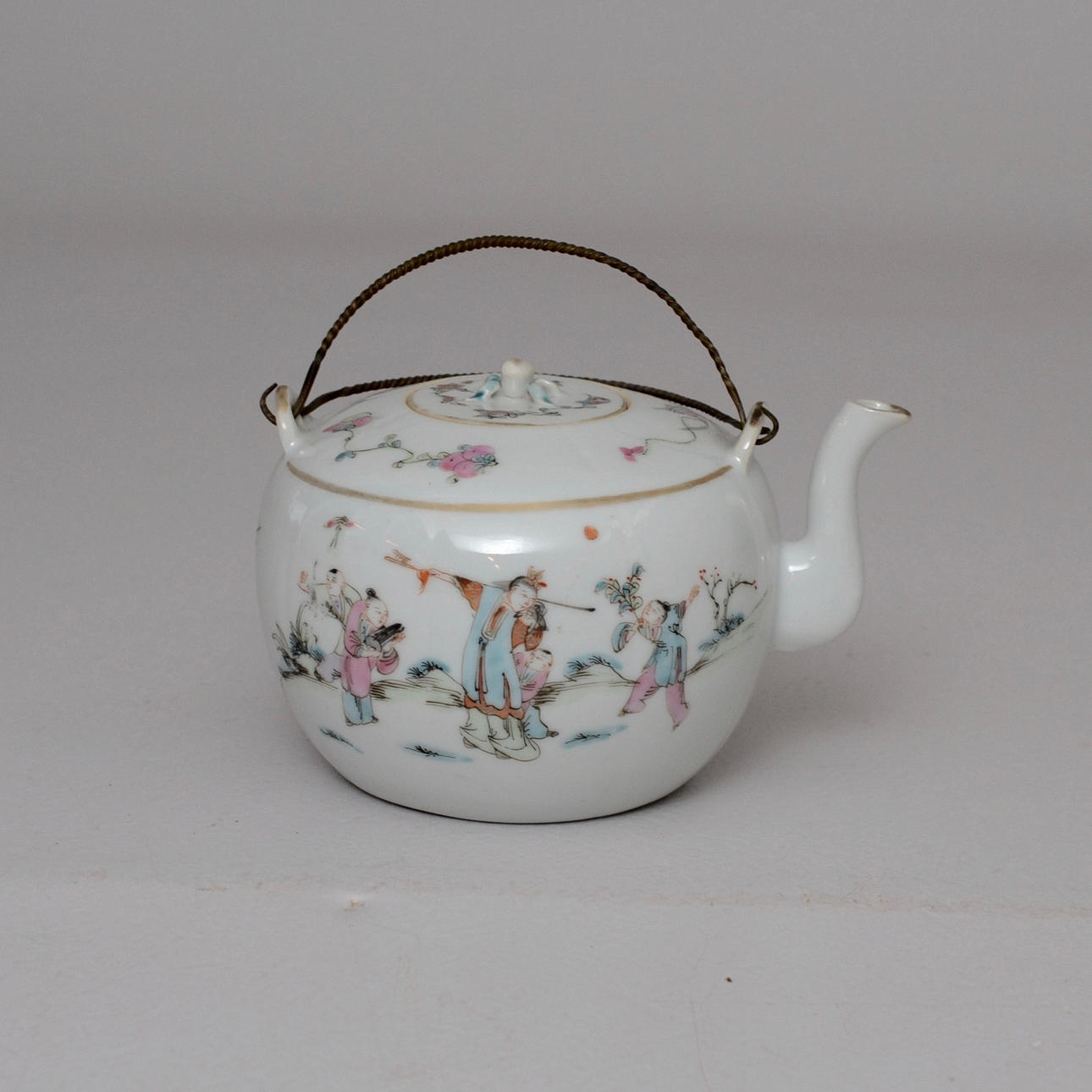 TEKANNA KINA SEKELSKIFTE 18/1900.