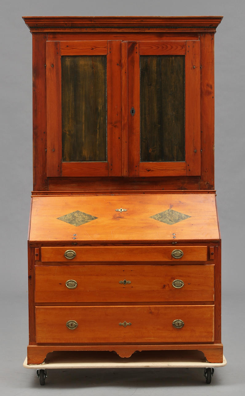 SKRIVSKÅP, allmoge, dat. 1832.