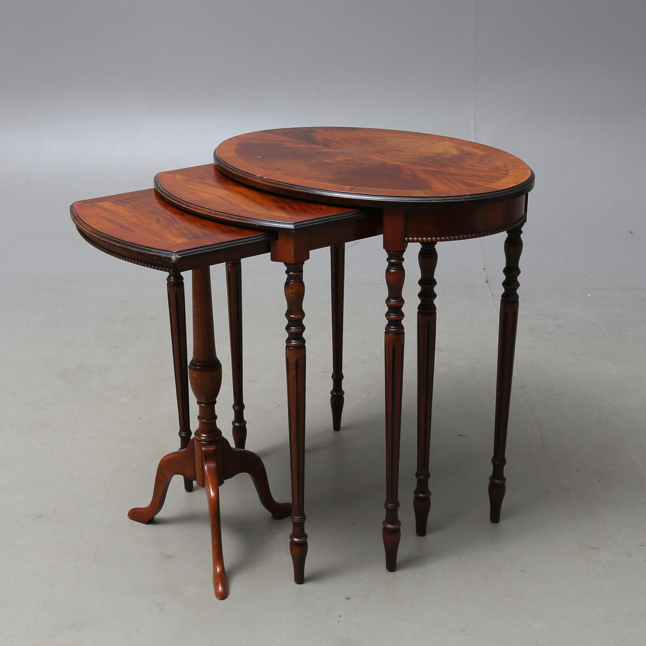 SATSBORD, engelsk stil, 1900-tal.