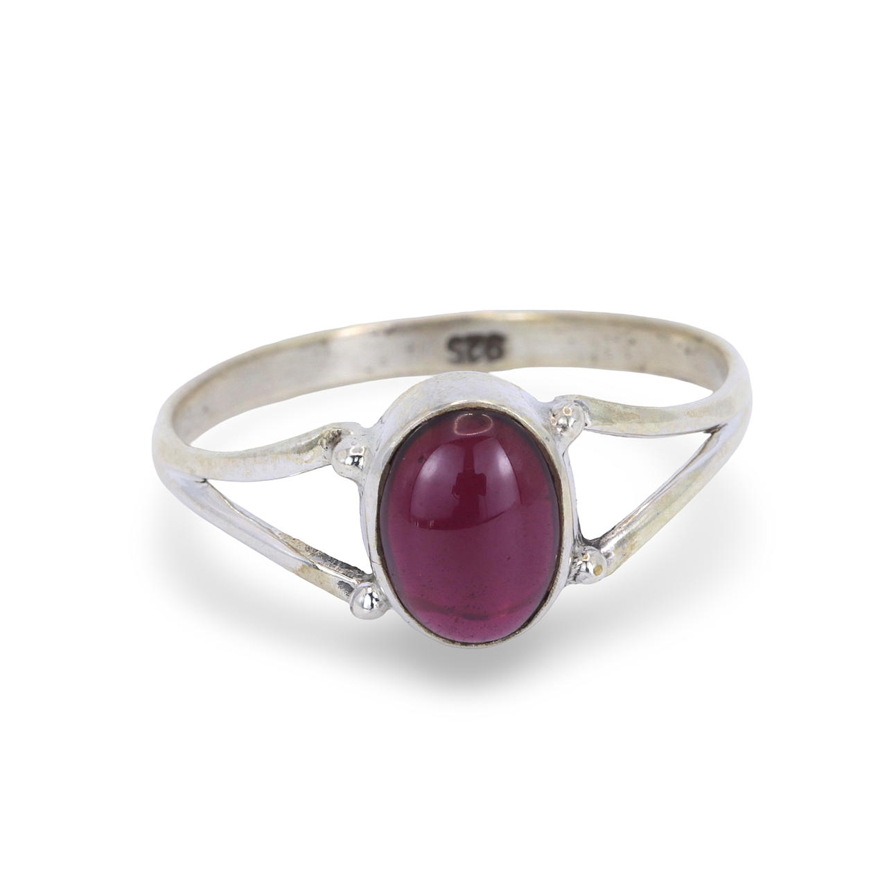 RING MED CABOCHONSLIPAD TURMALIN.