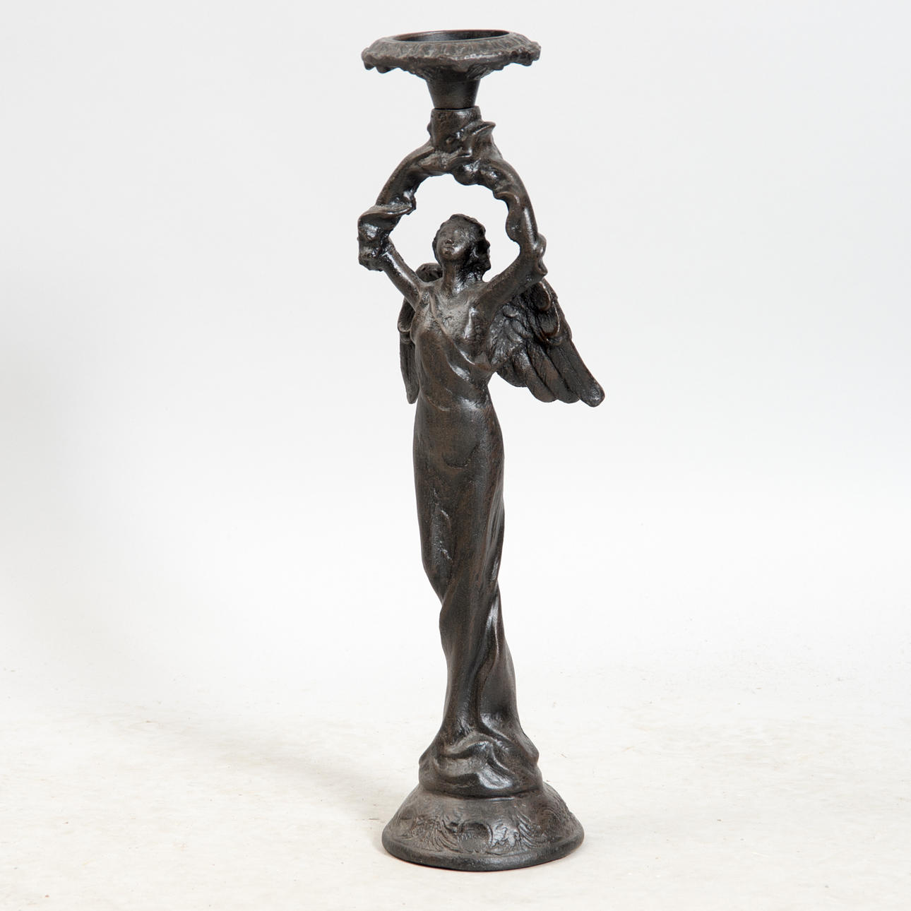 LJUSSTAKE, ängel, svartmålad gjutjärn, samtida.