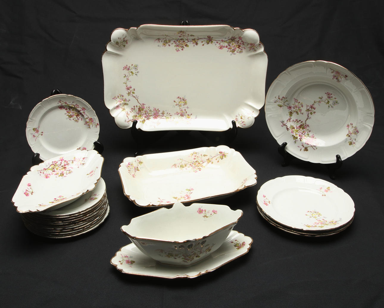 MATSERVIS, 58 delar, "Hagtorn", Gustavsberg, 18/1900-tal.