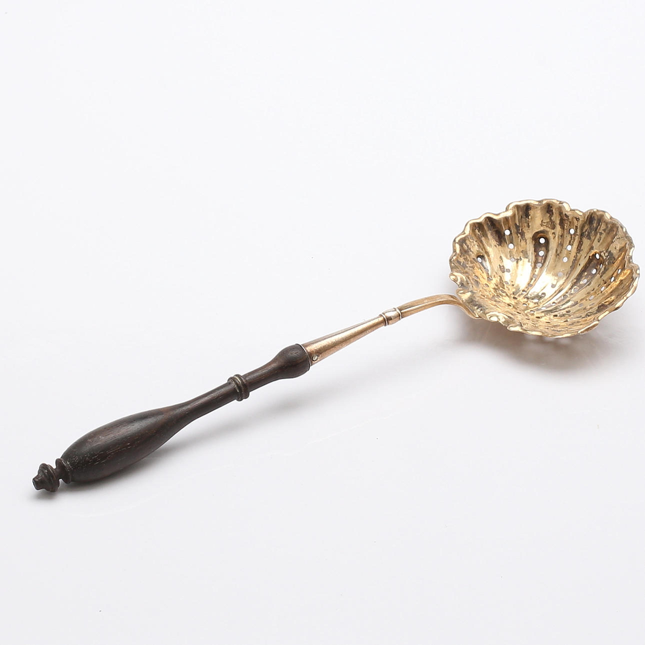 SOCKERSTRÖARE, silver, Frans Holm, Vadstena, 1850, totalvikt 30,34 gram.