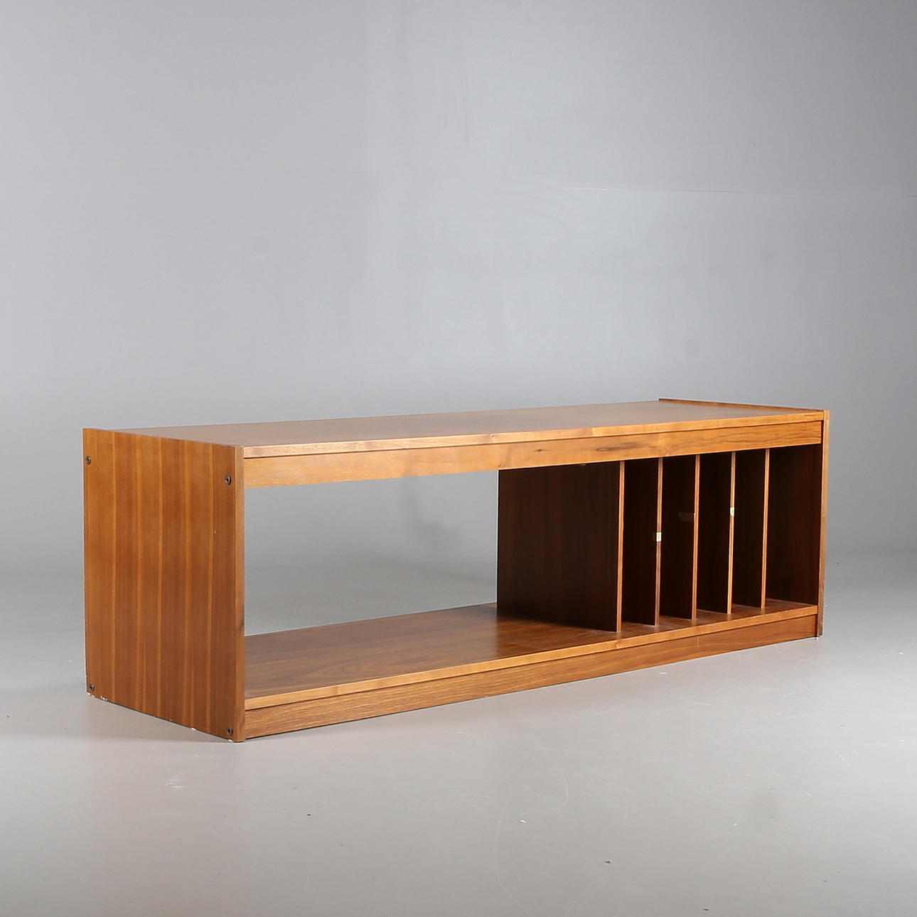 STEREOBÄNK, teakfaner, 1970-tal.