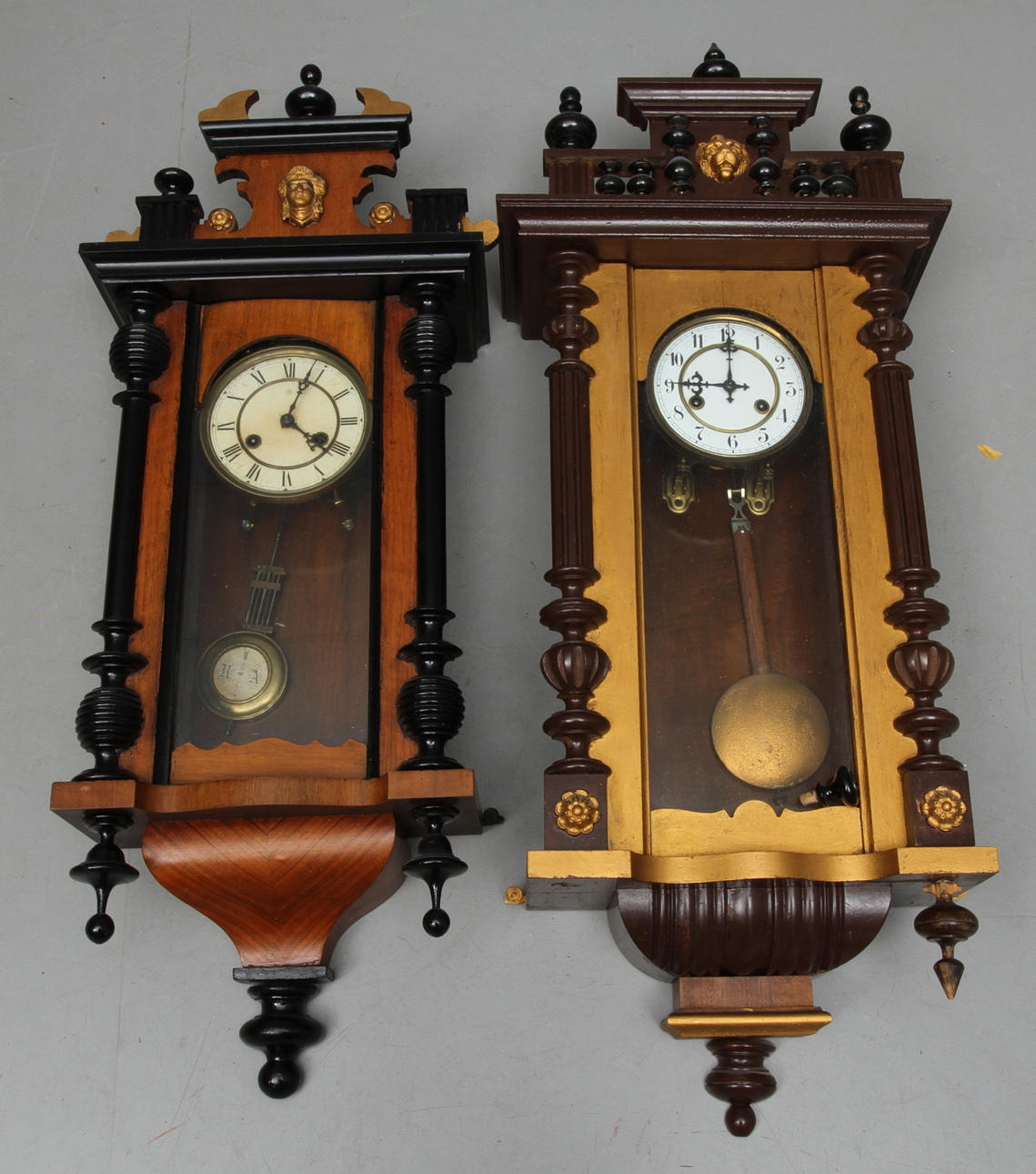 VÄGGUR, 2 st, bland annat Junghans, omkring 1900.