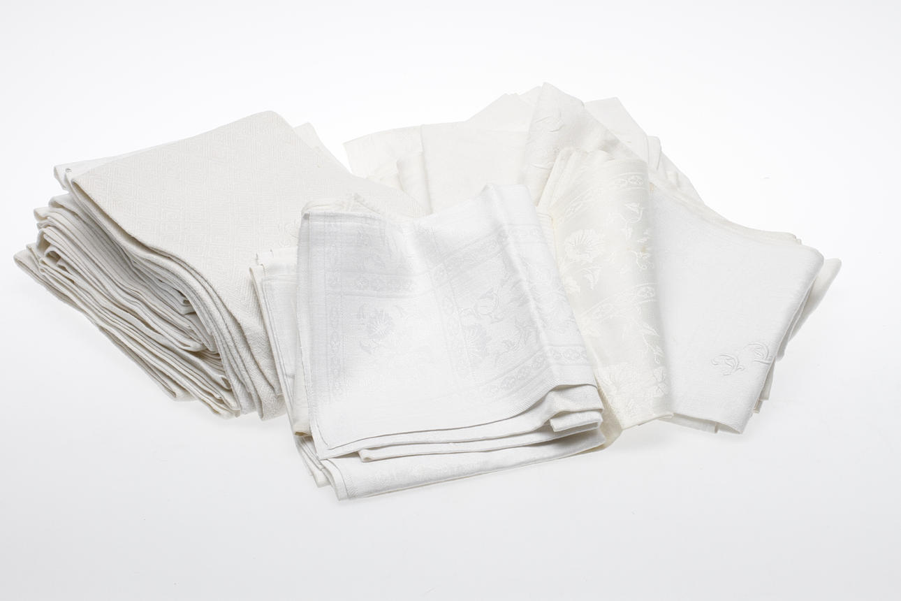 HANDDUKAR och SERVETTER, 1900-tal.