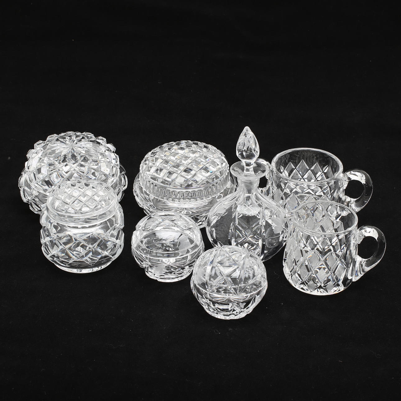 LOCKASKAR m m, 8 delar, slipad kristall.