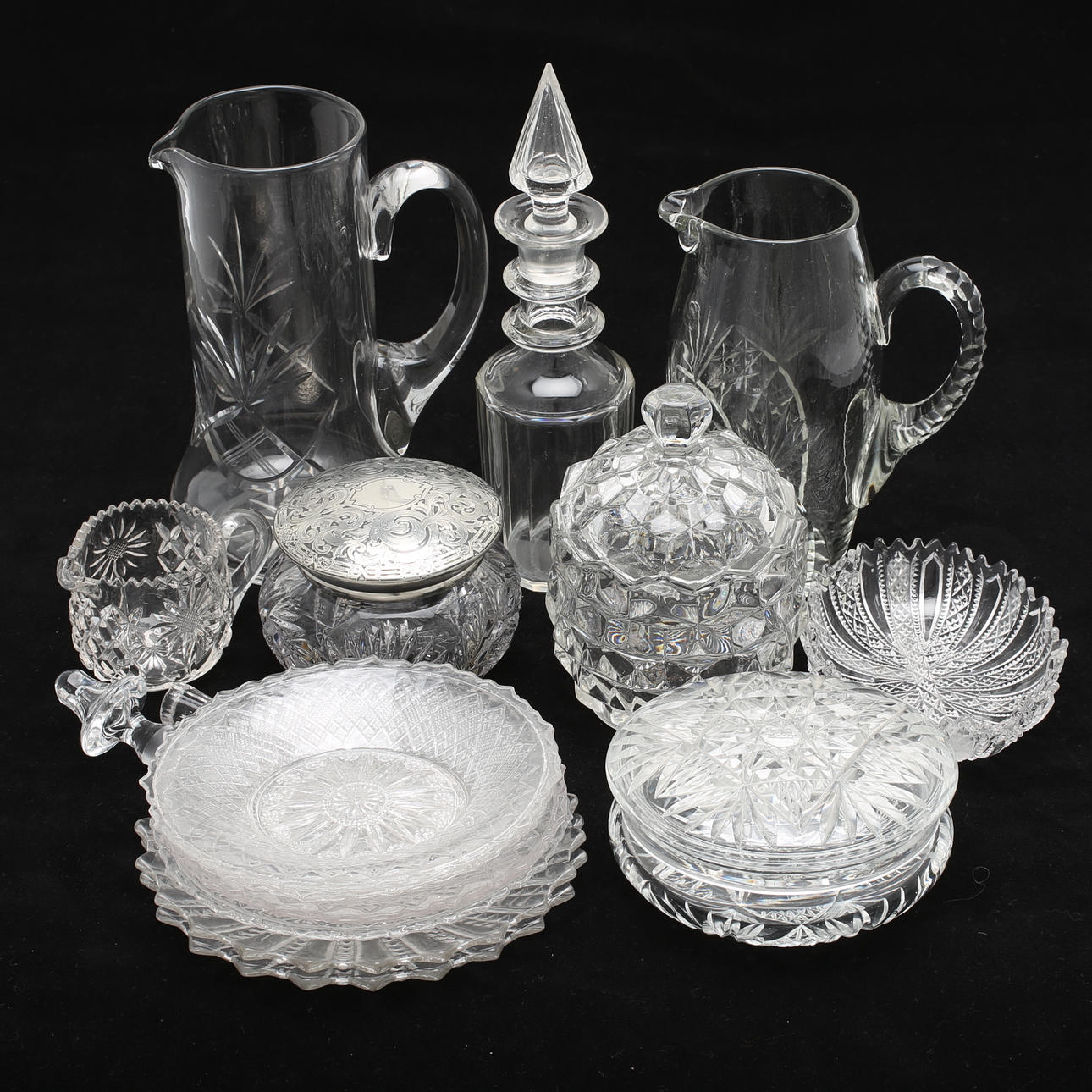 KANNOR, ASSIETTER m m, 16 delar, glas.