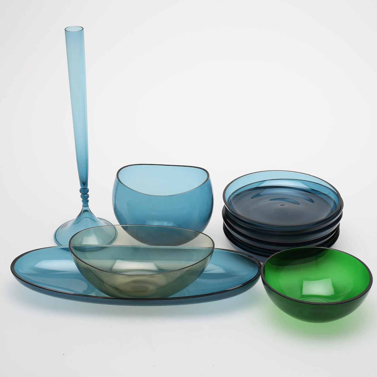 SKÅLAR, ASSIETTER, VAS, 11 delar, tonat glas.