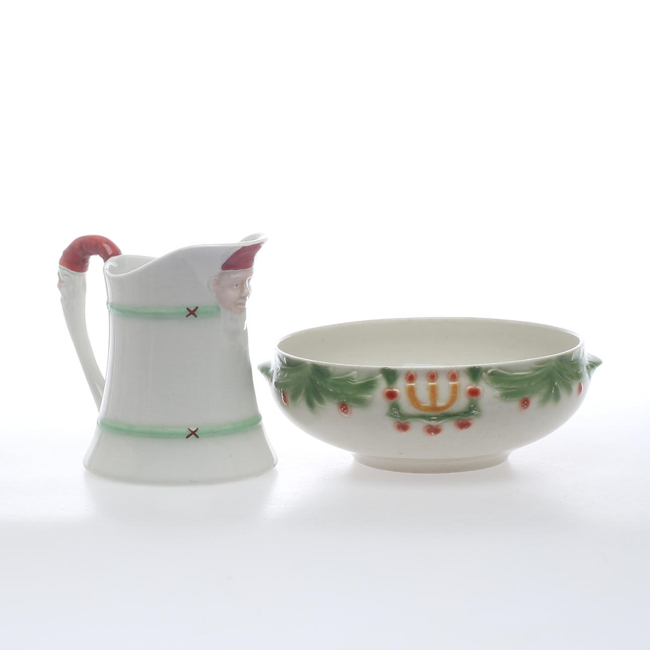 TILLBRINGARE, Gustavsberg, samt SKÅL, Alf Wallander, Rörstrand, flintgods, 1900-talets första hälft.