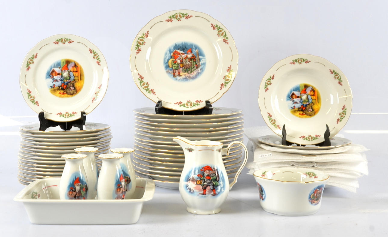 MATSERVIS, 52 delar, porslin, Christineholm - Fyrklöver.