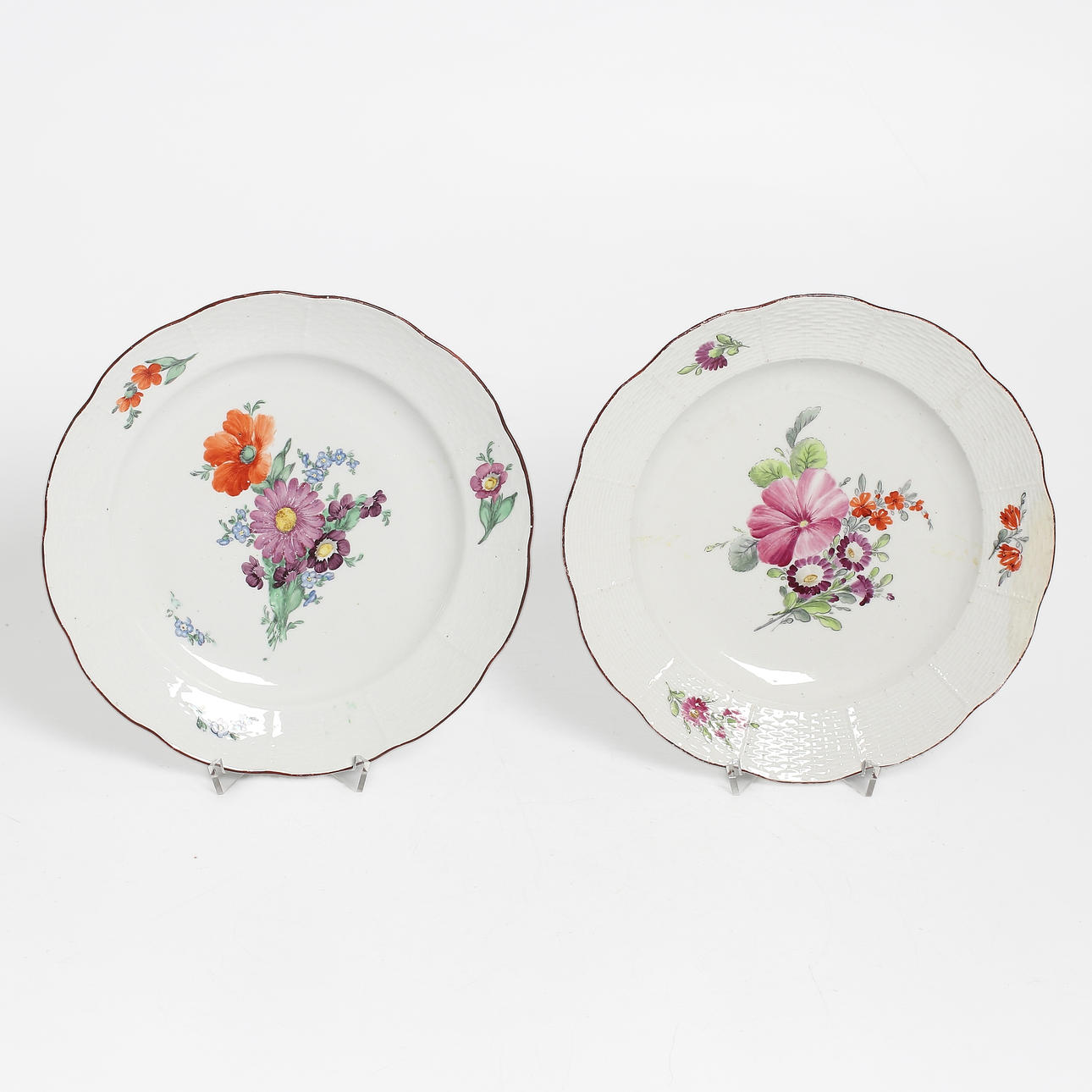 TALLRIKAR, 2 st, porslin, kejsarporslin, Paul I (1766-1801) och Katarina II (1763-1796), Kejserliga Porslinsmanufakturen, St Petersburg, Ryssland, 1700-talets senare hälft.