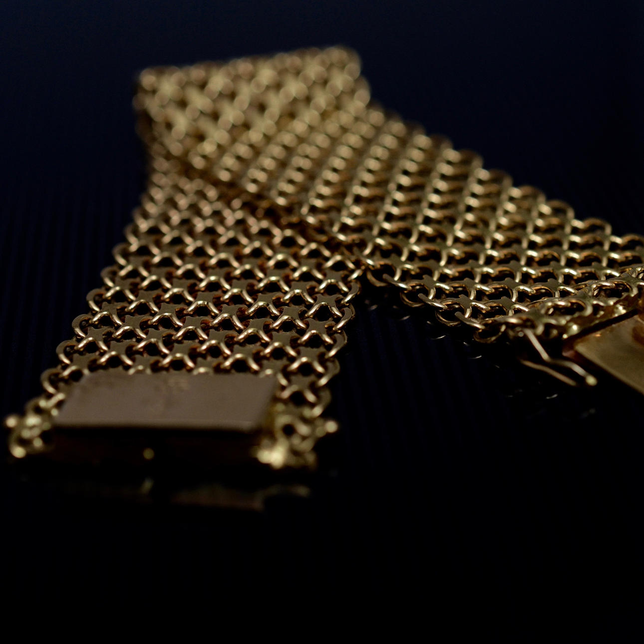 ARMBAND GULD 18K BISMARCK VIKT CIRKA 50.4 GRAM.