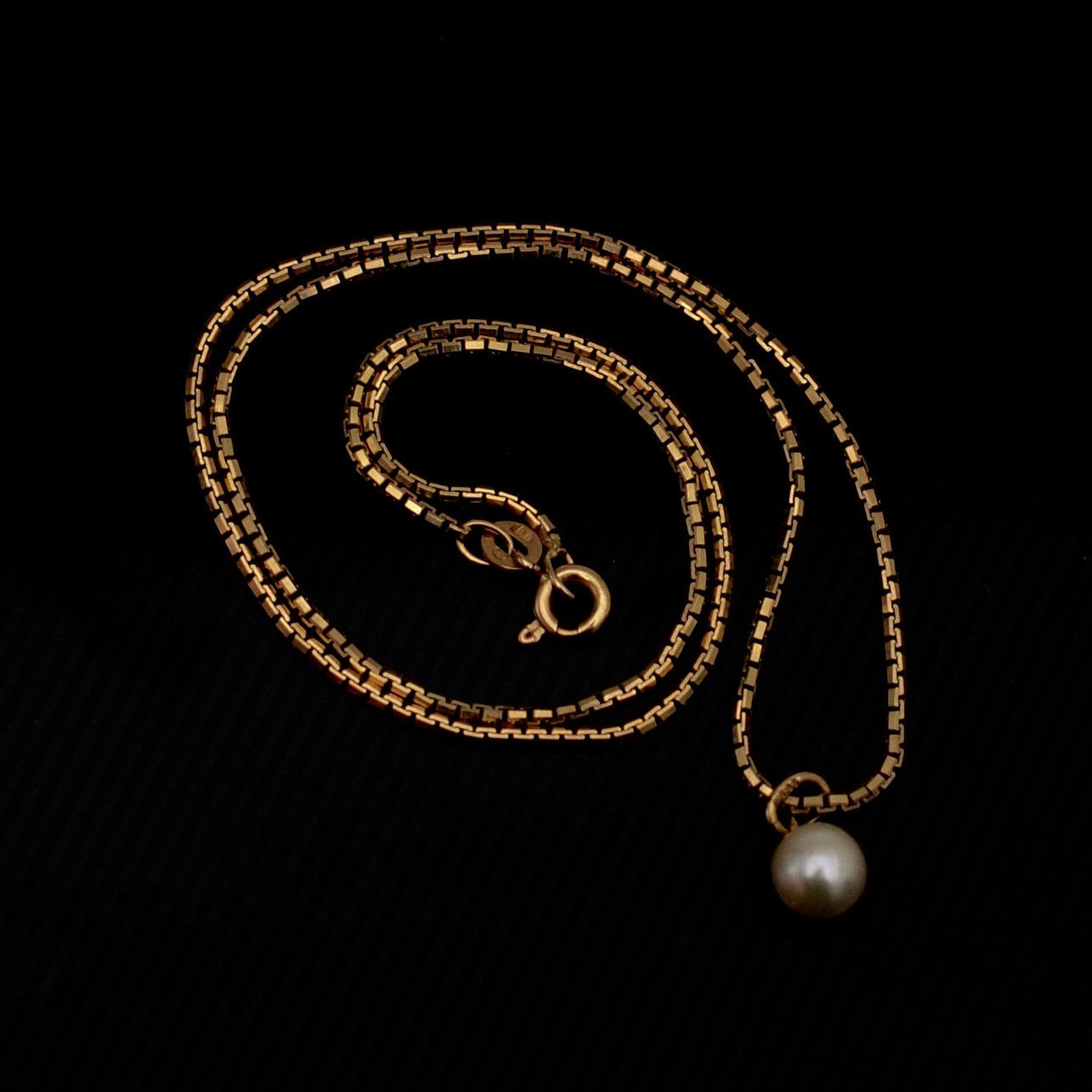 HALSBAND GULD 18 KARAT VIKT CIRKA 6.6 GRAM.