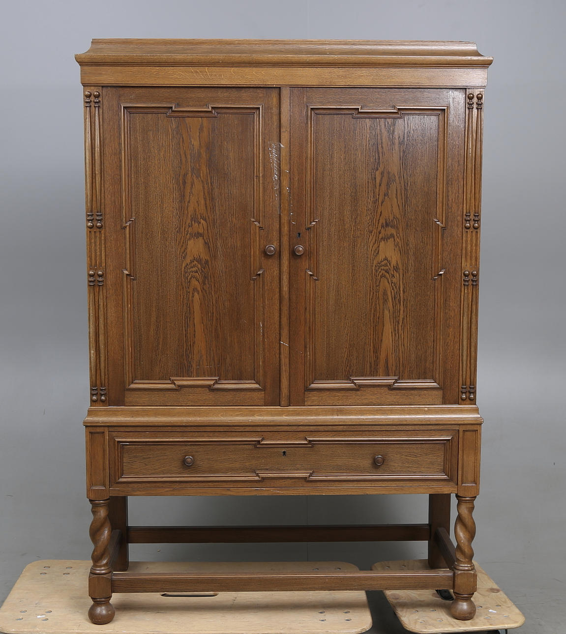 SKÅP, barocktil, tidigt 1900-tal.