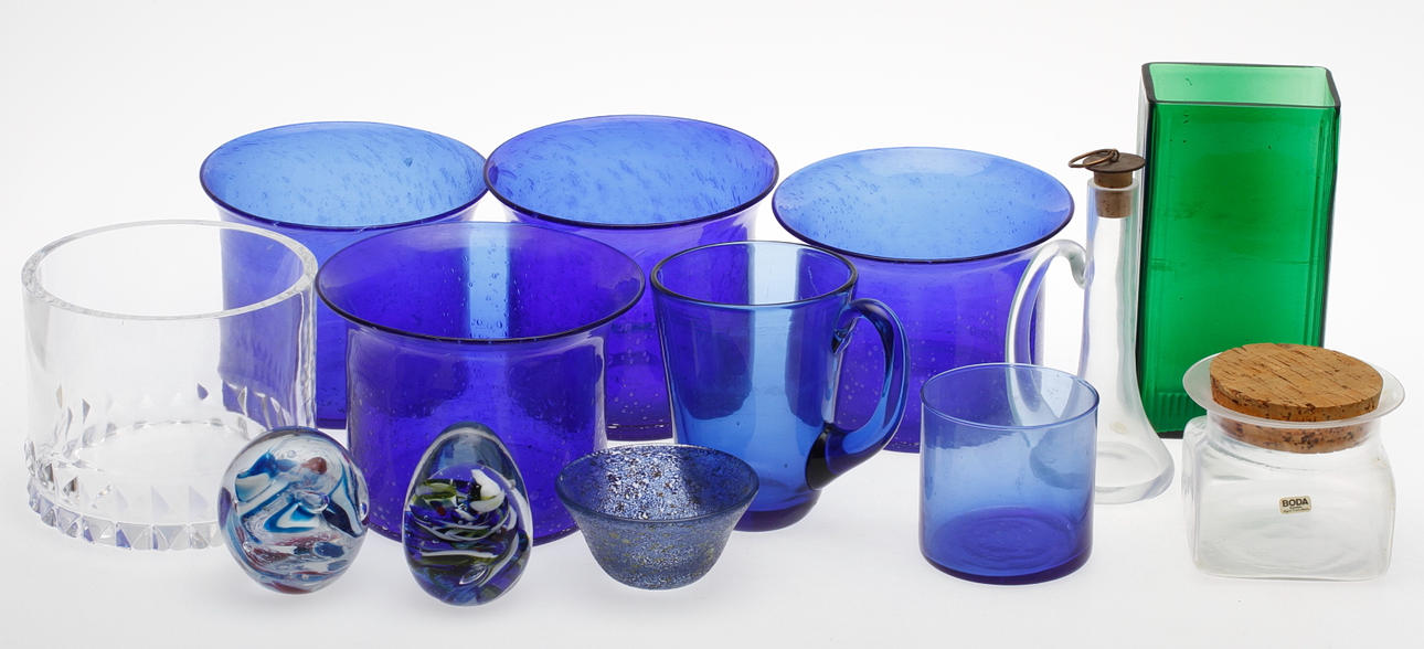 GLASFÖREMÅL, 13 delar, bl.a. Reijmyre, 1900-tal.