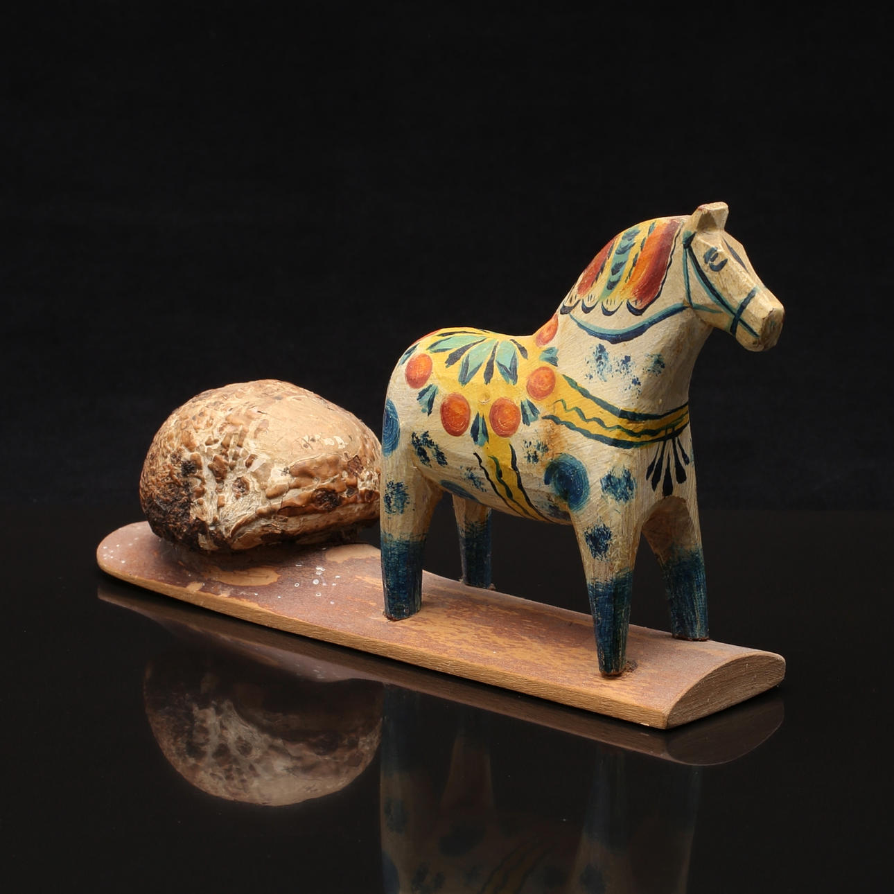 DALAHÄST, trä, antagligen 1900-talets första hälft.